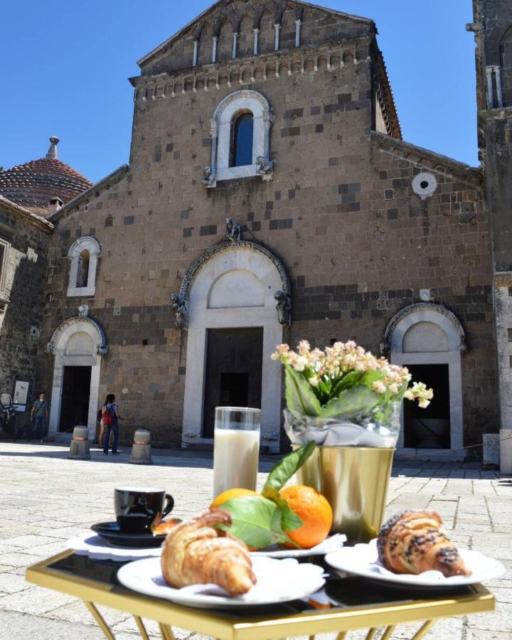 Boutique Hotel Palazzo Dei Vescovi Касертавекия Екстериор снимка
