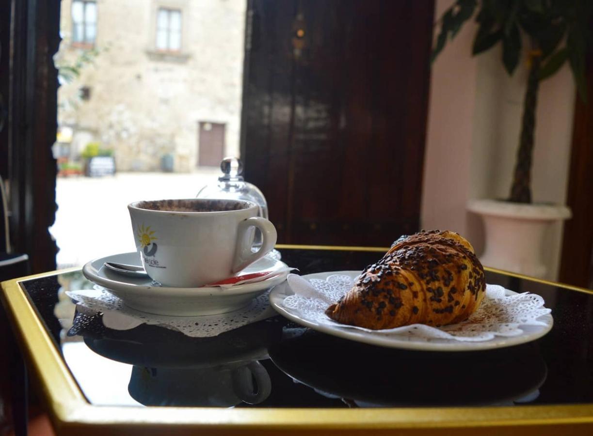 Boutique Hotel Palazzo Dei Vescovi Касертавекия Екстериор снимка