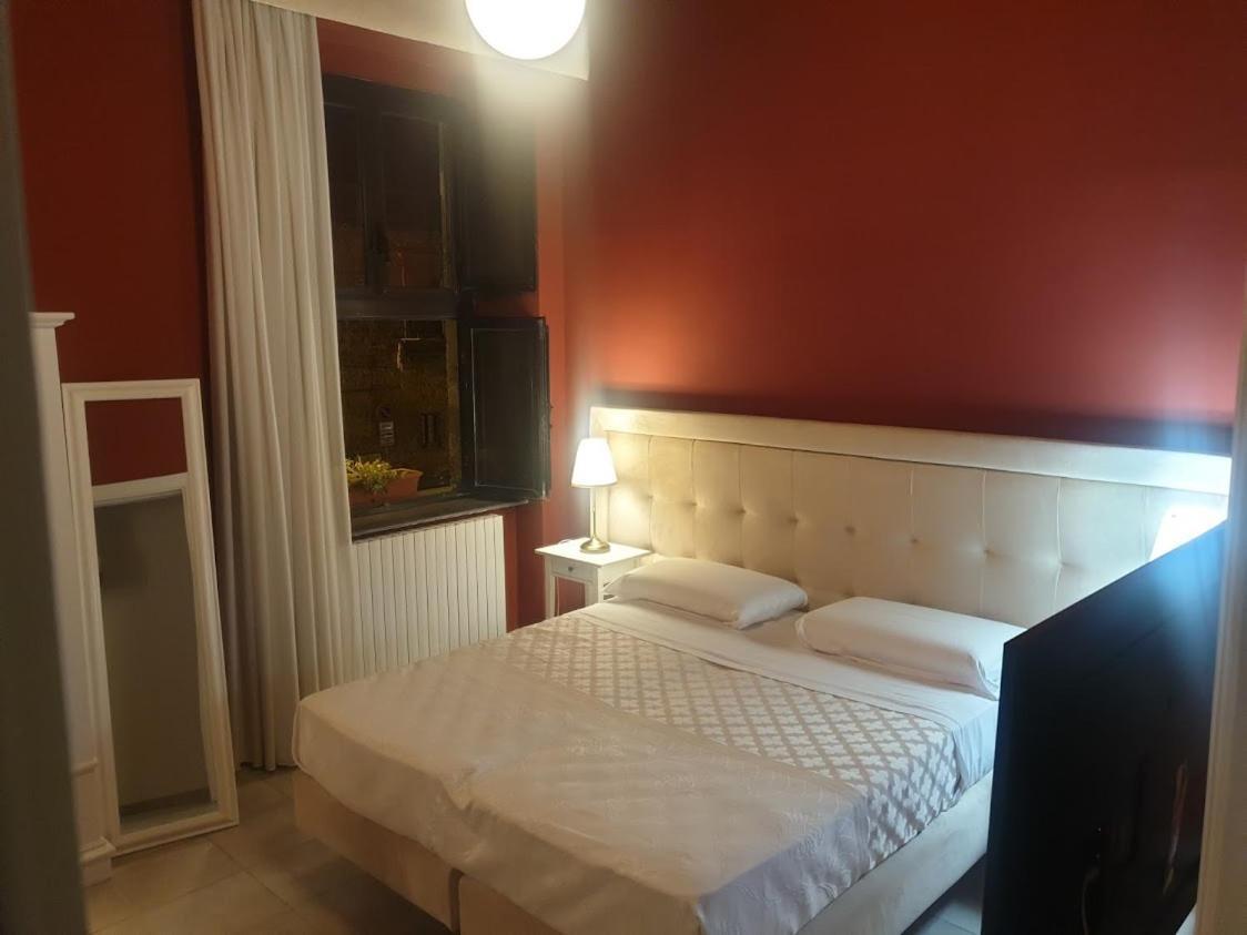 Boutique Hotel Palazzo Dei Vescovi Касертавекия Екстериор снимка